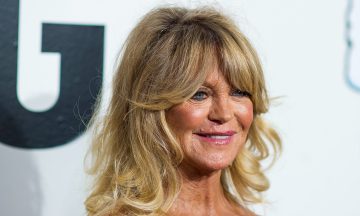 Goldie Hawn’s Morning Wellness Ritual Includes These 3 Easy Steps